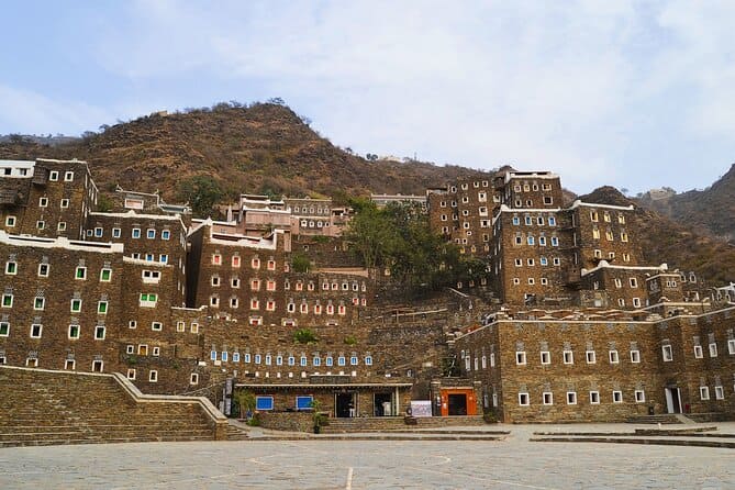 Historical & Heritage Tour in Abha- Rijal Almaa Village (Private Tour)