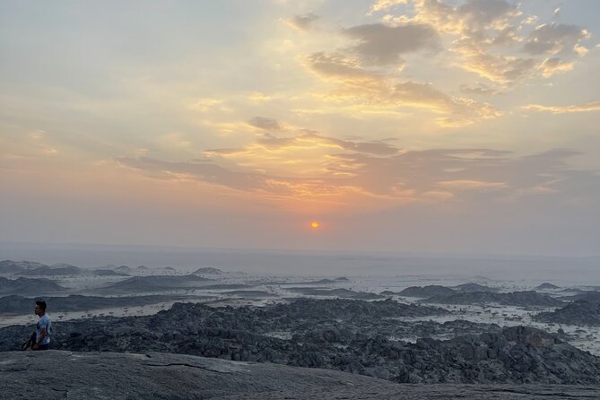 Charming Moon Valley Hike Experience in Jeddah
