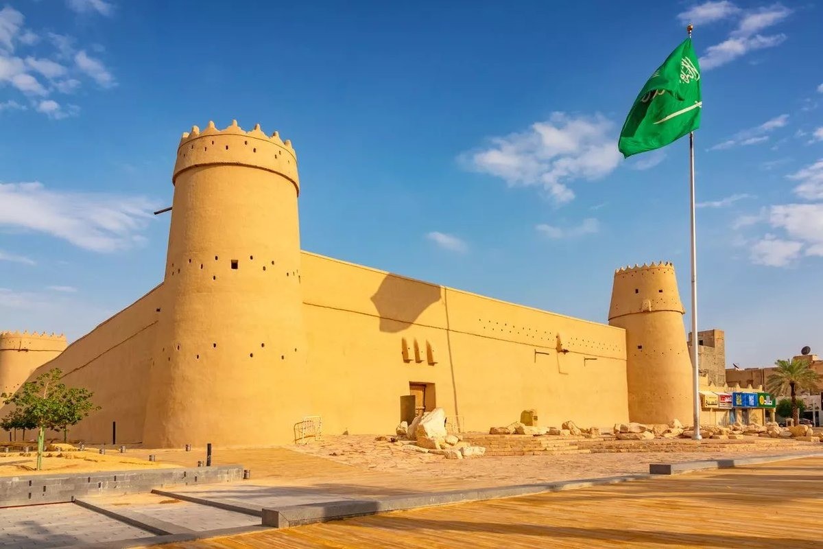 Tour from Diriyah to Alzal Market with Dinner