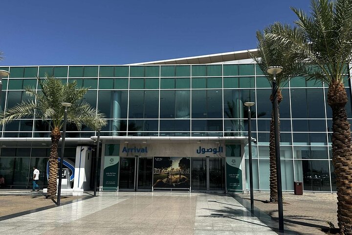 Private Transfers from Tabuk Airport to Neom One Way or Return