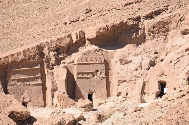 From Tabuk: Full Day Private Tour to Explore El-Badaa