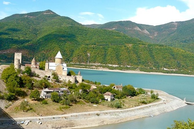 Ananuri Fortress